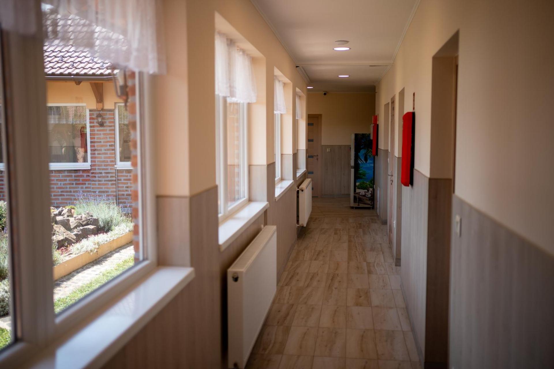 Holiday Apartmanhaz Gyula Exterior foto